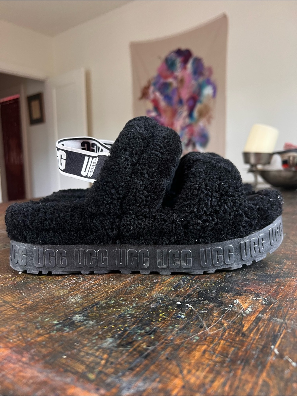 UGG Women’s Black Shearling Platform Slide Sandals size 39 W8